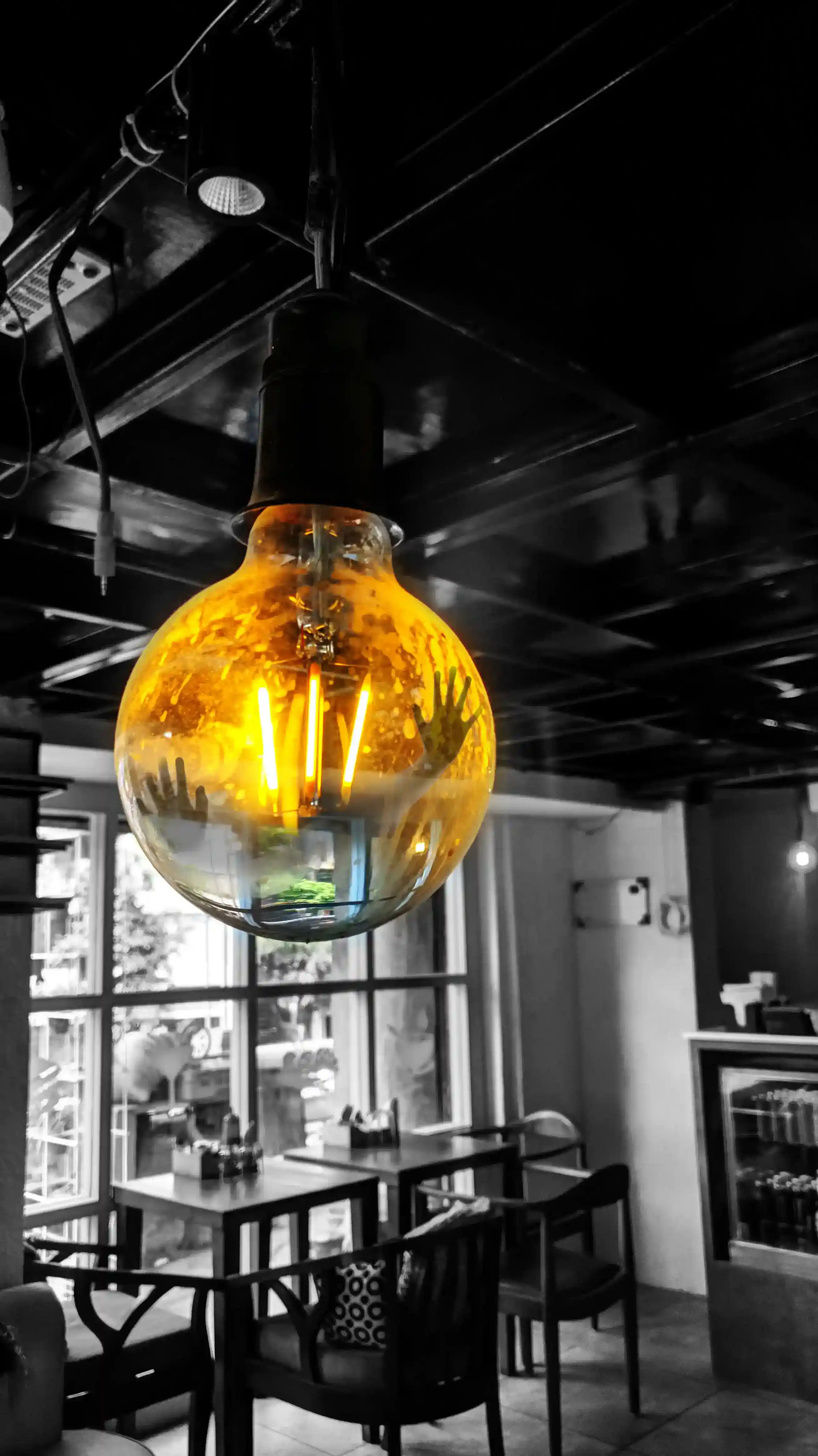 Ghostinbulb
